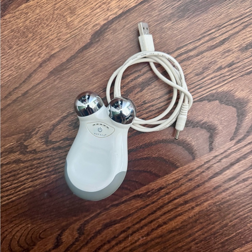 NuFace Mini Facial Toning Device